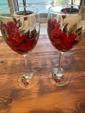 Hand-Painted Red Floral Wine Glasses - Home Accents. Gorgeous Roses-2 glasses